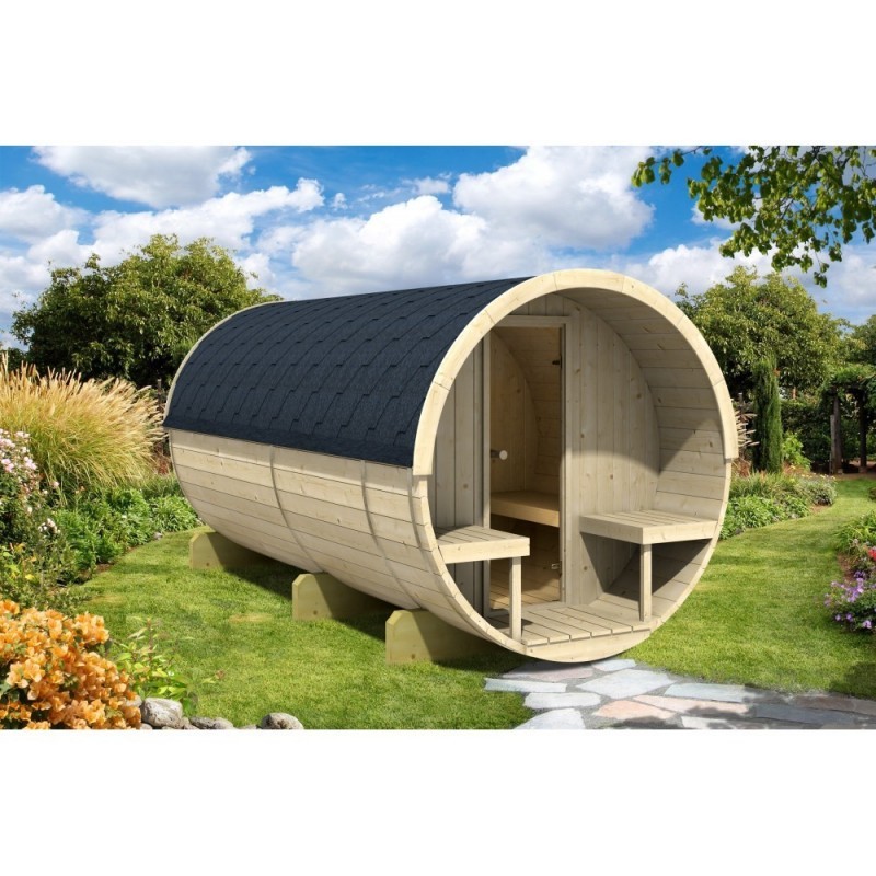 elegantní finská sudová sauna 330 terras má 2 lavice na verandě a 2 v předsíni 
