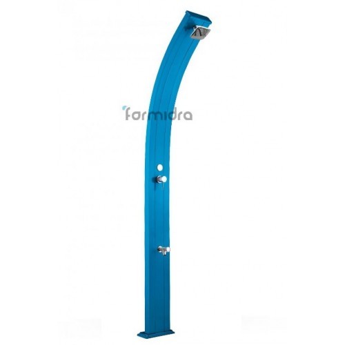 SPRING 30L, solární sprcha Formidra, modrá jednodušše připevníte k podlaze dodanými vruty s hmoždinkami a připojíte zahradní ha